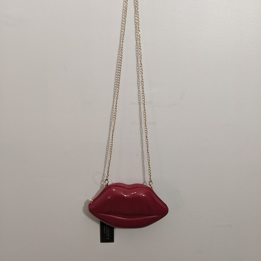 Deluxity Hot Lips Purse
